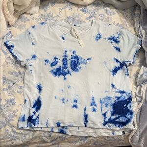 lululemon athletica Light Blue and Blue Tie-Dye Short Sleeve Top